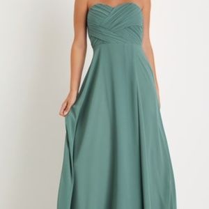 NEW Lulu's Romantic Presence Sage Green Pleated Strapless Maxi Dress Size L
